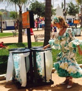 Las casetas participantes en esta campaña de reciclaje de vidrio serán premiadas. Las casetas participantes en esta campaña de reciclaje de vidrio serán premiadas.
