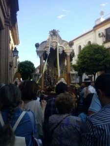 Paso de la Hermandad del Rocío por la calle Arroyo de San Rafae