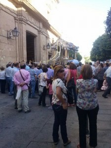 Paso de la Hermandad del Rocío por la calle Arroyo de San Rafae