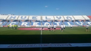 El Córdoba C.F. pisa el césped minutos antes del partido. Foto: Córdoba C.F.