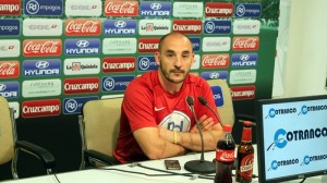 El técnico cordobesista Albert Ferrer en rueda de prensa previa al decisivo choque ante el Murcia. Foto: Córdoba C.F.