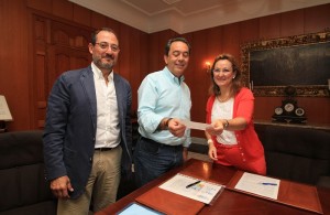 Firma entre el ayuntamiento de Córdoba y Endesa para los terrenos que cederán a Arca de Noé