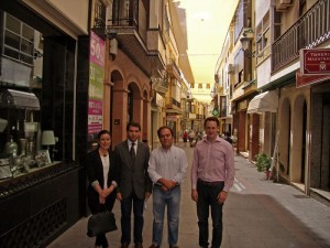 Instalación de los toldos en Cabra.