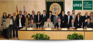 Imagen de una de las promociones de la Uned.