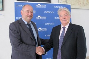 Momento de la firma del acuerdo entre Bball y CECO. Foto:Comunicación Bball.