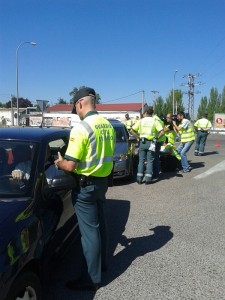 La DGT realizando controles de drogas y alcohol.