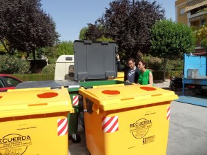 FOTO Reposicion Contenedores Priego 1
