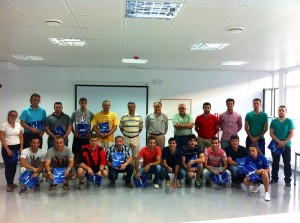 Imagen de algunos de los asistentes a la formación con sus correspondientes diplomas.