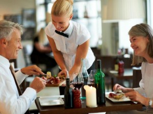 El sector servicios factura un 2,4% más en enero y crea empleo al mayor ritmo en nueve años