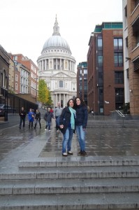 Aún siendo filologa inglesa, Trini sigue poniendo empeño en mejorar el idioma.