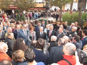 Inauguración de la escultura de Fosforito. 
