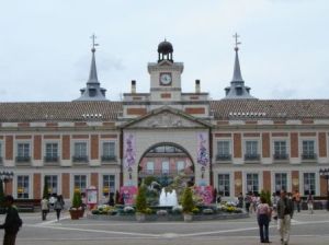 Recreación de la Puerta del Sol y la fuente de La Cibeles . / http://www.clubviaje.com