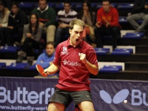Alejandro Calvo celebrando un punto. Foto: Cajasur Priego