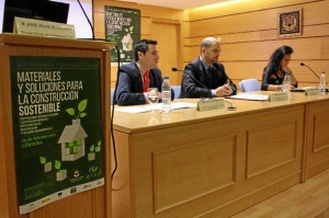 El delegado de Economía, Innovación, Ciencia y Empleo, José Ignacio Expósito, junto al vicerrector de Innovación de la UCO, Enrique Quesada y la presidenta del CIAC, María Dolores Jiménez en inauguración encuentro.