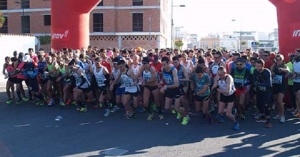 Salida de la Media Maratón de Puente Genil. Foto: masatletismo