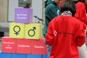 Imagen de una de las voluntarias de Cruz Roja Juventud.