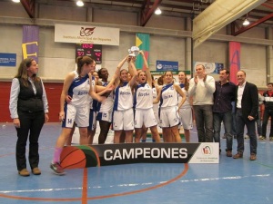 El conjunto cordobés levanta la copa