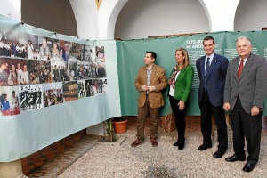 El delegado de Economía, Innovación, Ciencia y Empleo,José Ignacio Expósito, en la inauguración de la muestra de la UNED.