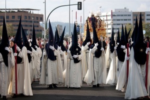 La Estrella. Martes Santo. / Foto: Facebook de la Hdad-Rafa Sinoga. 