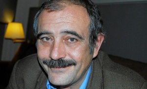 Rafael Reig (Cangas de Onís, Asturias. 1963) vivió en Colombia durante su infancia, y estudió Filosofía y Letras en la Universidad Autónoma de Madrid.