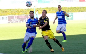 Un lance del encuentro entre el Lucena y el Cádiz