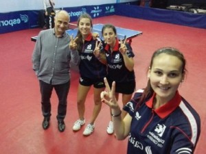 Las chicas celebran una victoria