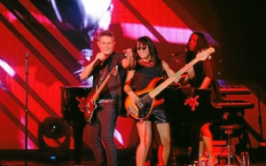 El artista contó con un equipo de profesionales que no dejaron inferentes a los cordobeses, si tenemos en cuenta las ovaciones recibidas.