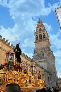 Imagen de archivo del Rescatado a su paso por la Mezquita-Catedral.