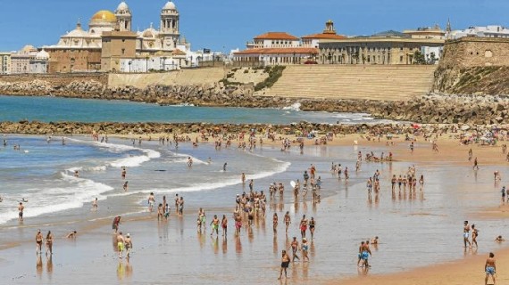 ¿Piso en la playa o la sierra? Ventajas e inconvenientes de cada opción