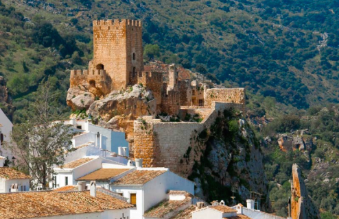 El pueblo cordobés de Zuheros opta entre seis finalistas a ser elegido el más bello de España