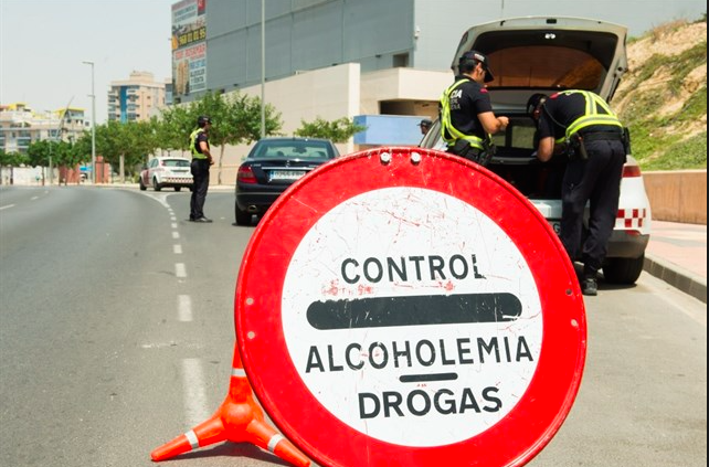 La Guardia Civil denuncia a 155 conductores en los dispositivos de detección de alcohol y droga durante la feria de Córdoba