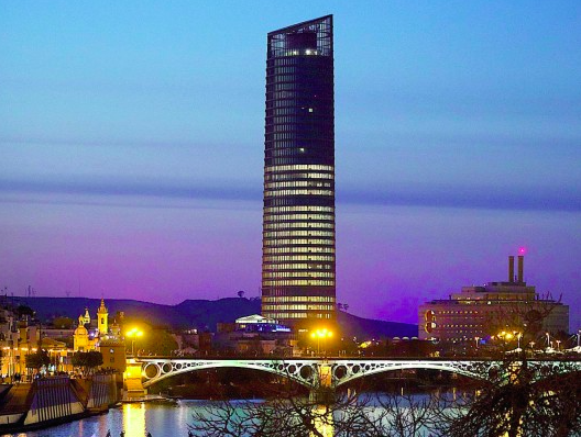 Moda y cultura en Sevilla con vino de Montilla-Moriles