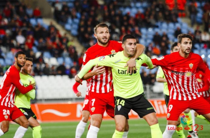 Nueva derrota del Córdoba C.F. a pesar de mejorar en dominio y actitud en Almería (1-0)
