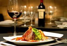 Una treintena de bares y restaurantes de Córdoba se unen estos días a Cruz Roja por la igualdad de oportunidades en el empleo