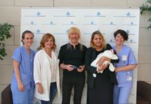 Manuel Martínez, vocalista del grupo cordobés Medina Azahara, feliz por la paternidad de la pequeña Fabiola