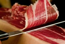 Investigadores de la UCO demuestran que el corte manual del jamón ibérico preserva su calidad