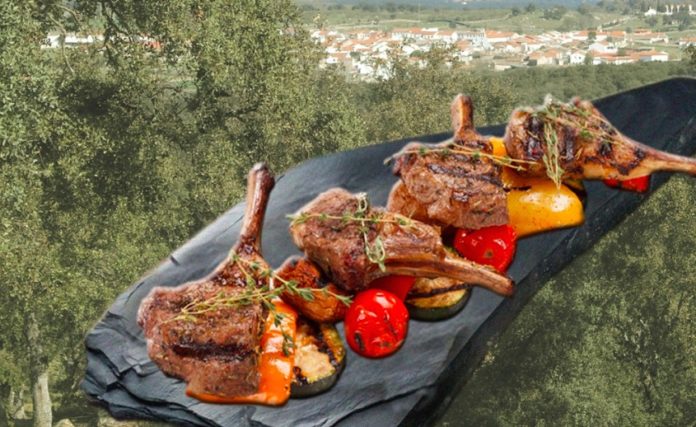 La VII Feria del Cordero de Conquista muestra la calidad de la oferta cárnica de su ganadería