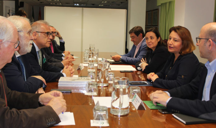 La Junta valora la colaboración de los veterinarios con  la Administración para garantizar la salud animal y humana