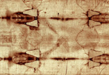 Exponen en España una de las copias mejor conservadas de la Sábana Santa