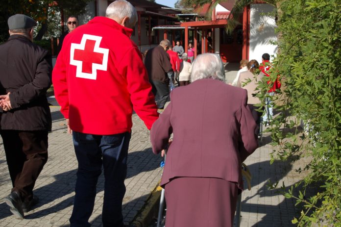 Cruz Roja acompañará a votar este domingo a mayores de Córdoba, Montilla e Hinojosa del Duque