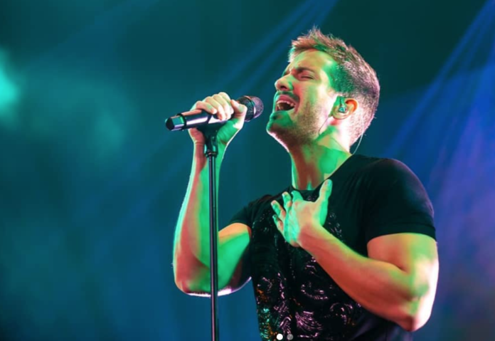 Pablo Alborán canta un tango de Carlos Gardel en su gira Latinoamericana