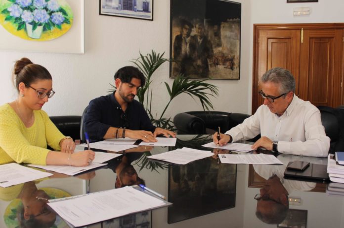 Firmados los convenios con los primeros emprendedores del Vivero de Empresas de Lucena    