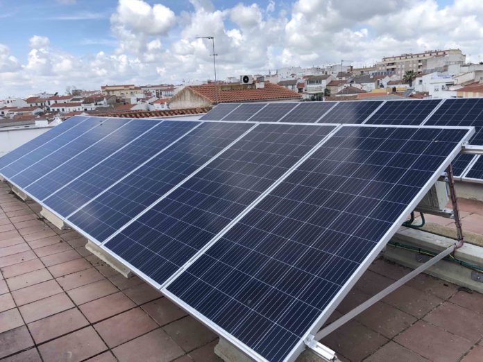 Pozoblanco instala plantas fotovoltaicas en el Consistorio, la Biblioteca y los colegios Ginés y Virgen de Luna