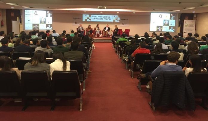 Cajasur, Agrónomos y el Consejo Regulador de la D.O.P Montilla-Moriles desarrollan un debate sobre éxito profesional