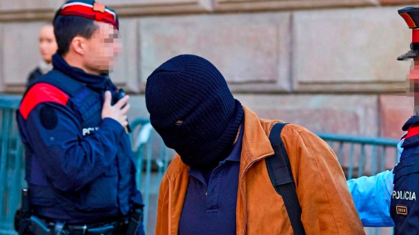 Condenan a 21 años de prisión al ex-profesor de gimnasia de Barcelona que abusó al menos de 10 menores