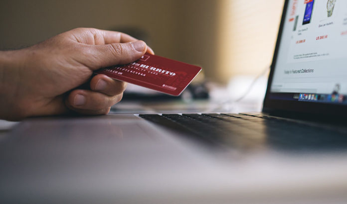 Consumo informa de los riesgos que conlleva participar en apuestas 'online' con especial cuidado con los menores de edad Consumo informa de los riesgos que conlleva participar en apuestas 'online' con especial cuidado con los menores de edad