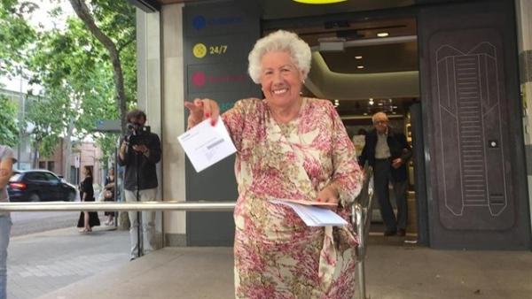 Charito, la candidata de ‘Abuelas por Patones’, se convierte en edil a los 95 años