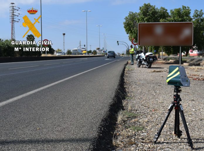 La Guardia Civil intercepta a 78 vehículos que circulaban con exceso de velocidad en poco más de tres horas en la autovía A-45