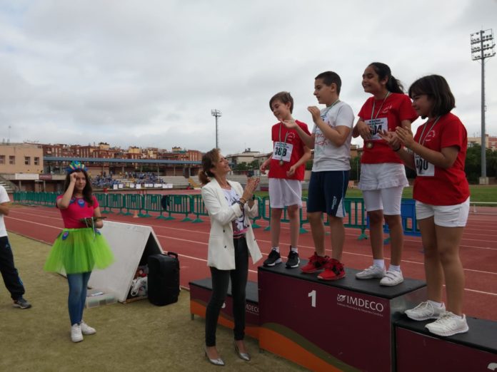 Unos 1.000 estudiantes de 15 centros de Córdoba participan en las XV Olimpiadas de Atletismo Intercentros