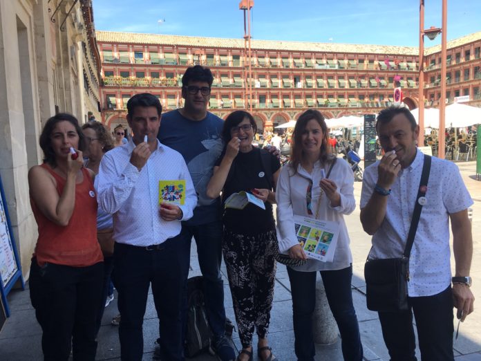 Los candidatos a la Alcaldía de IU y de Podemos se comprometen a Los candidatos a la Alcaldía de IU y de Podemos se comprometen a